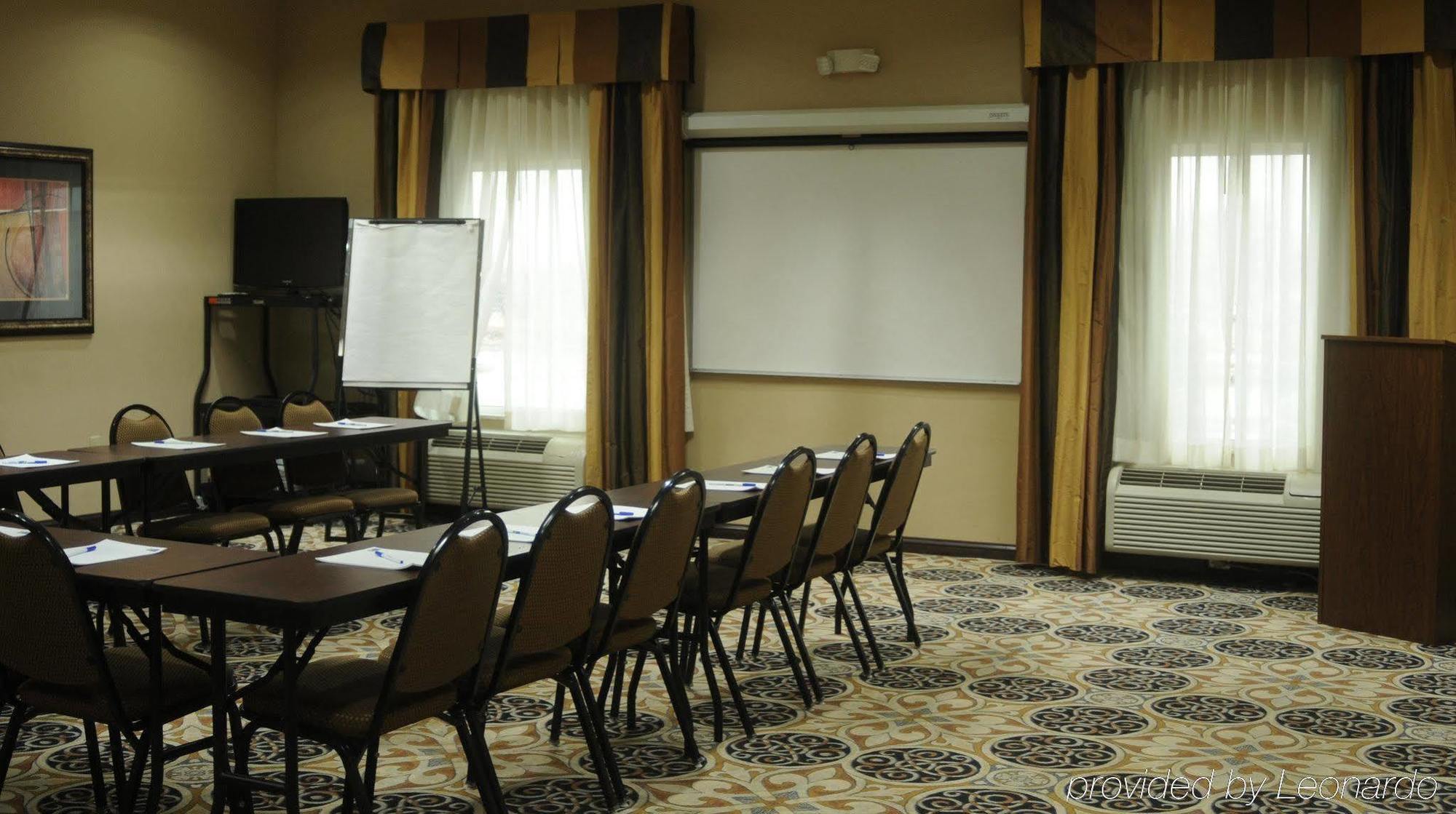 Holiday Inn Express Hotel & Suites Sedalia By Ihg Екстер'єр фото