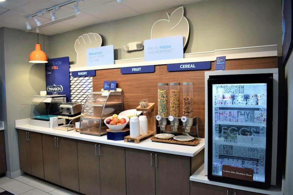 Holiday Inn Express Hotel & Suites Sedalia By Ihg Екстер'єр фото